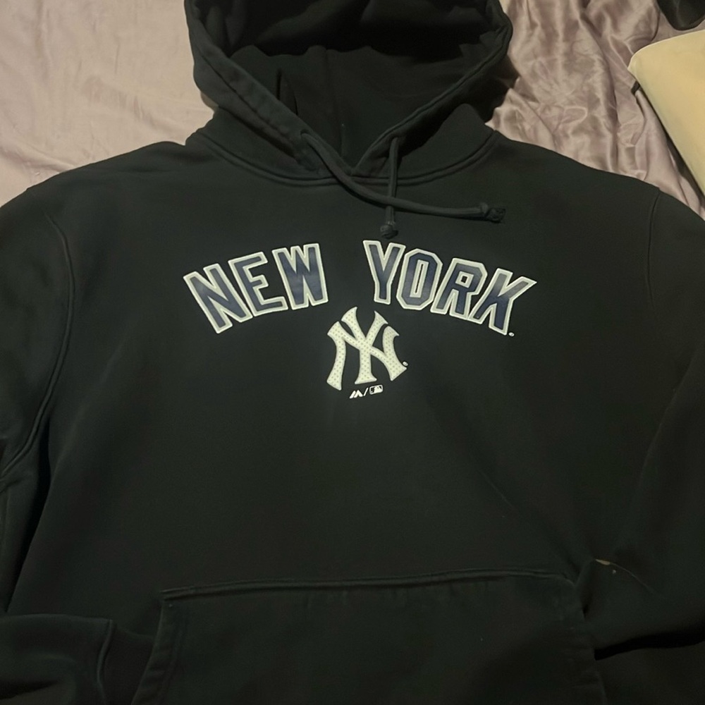 black new york hoodie